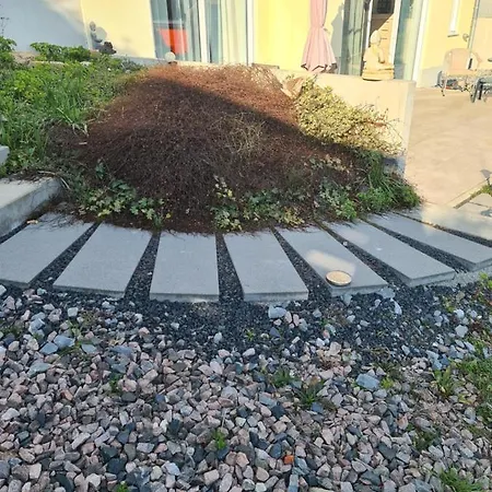 Fewo Burg Landeckblick In Der Südpfalz Apartment